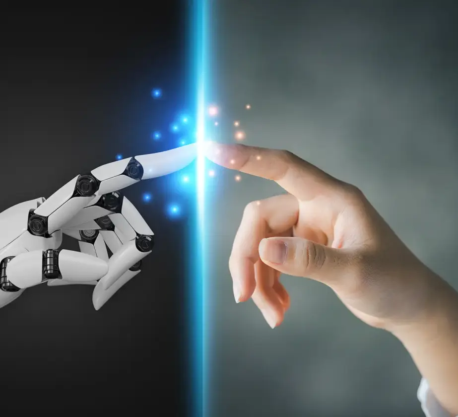 Eine menschliche Hand und eine Roboterhand greifen aufeinander zu, die Finger berühren sich fast, getrennt durch eine leuchtend blaue Linie, die die Verbindung zwischen Technologie und Menschlichkeit symbolisiert.