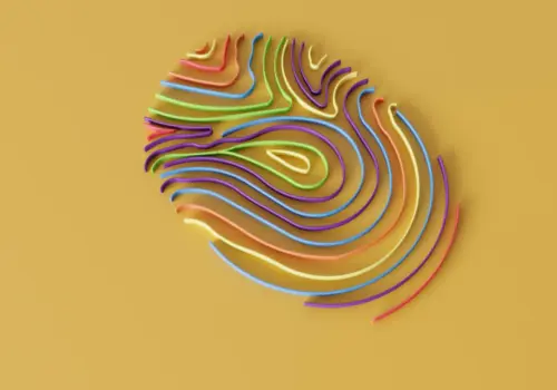 Ein bunter Fingerabdruck aus erhabenen, gewellten Linien in Grün, Orange, Gelb, Blau, Lila und Rot auf einem einfarbigen senfgelben Hintergrund.